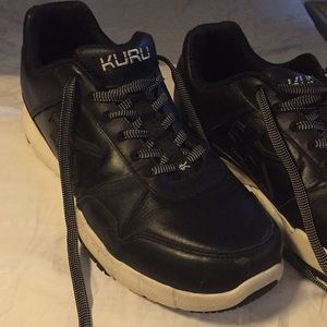 KURU Sneakers